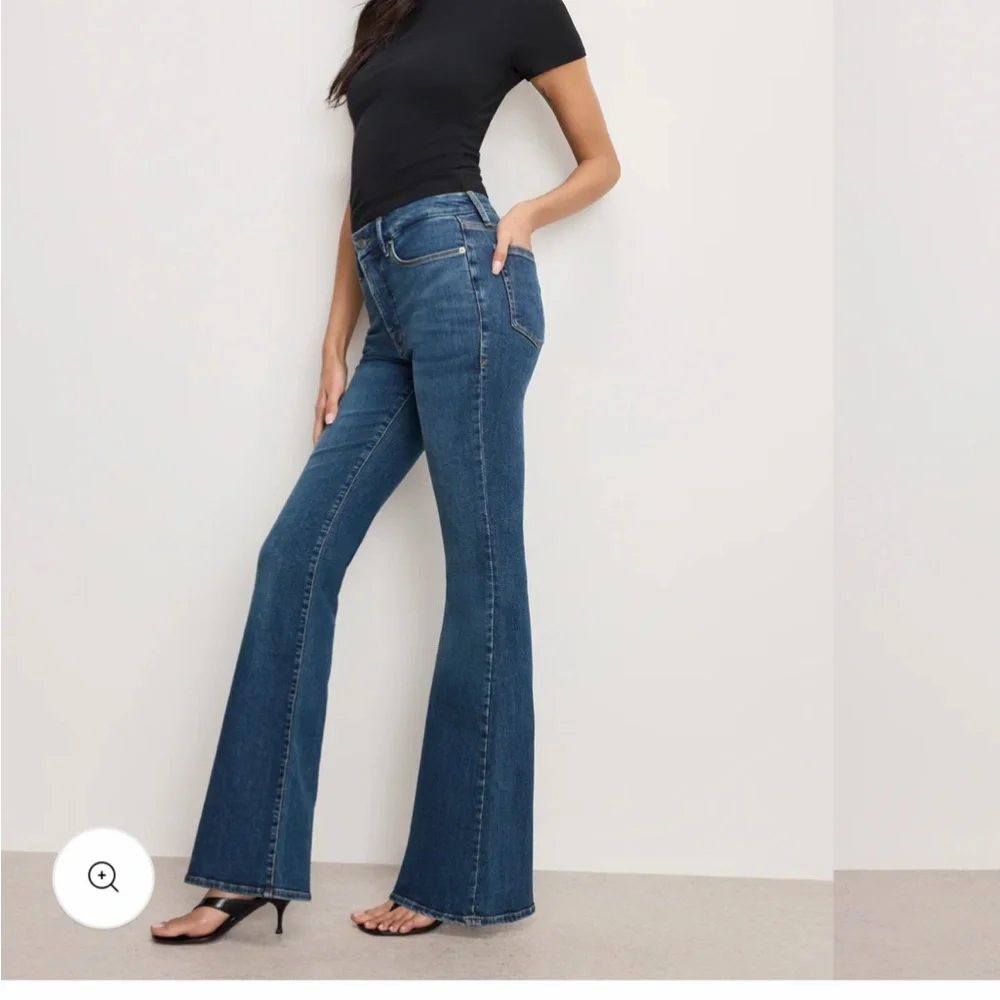 Good American Mid-Rise Flare Jeans in Dark Blue Wash